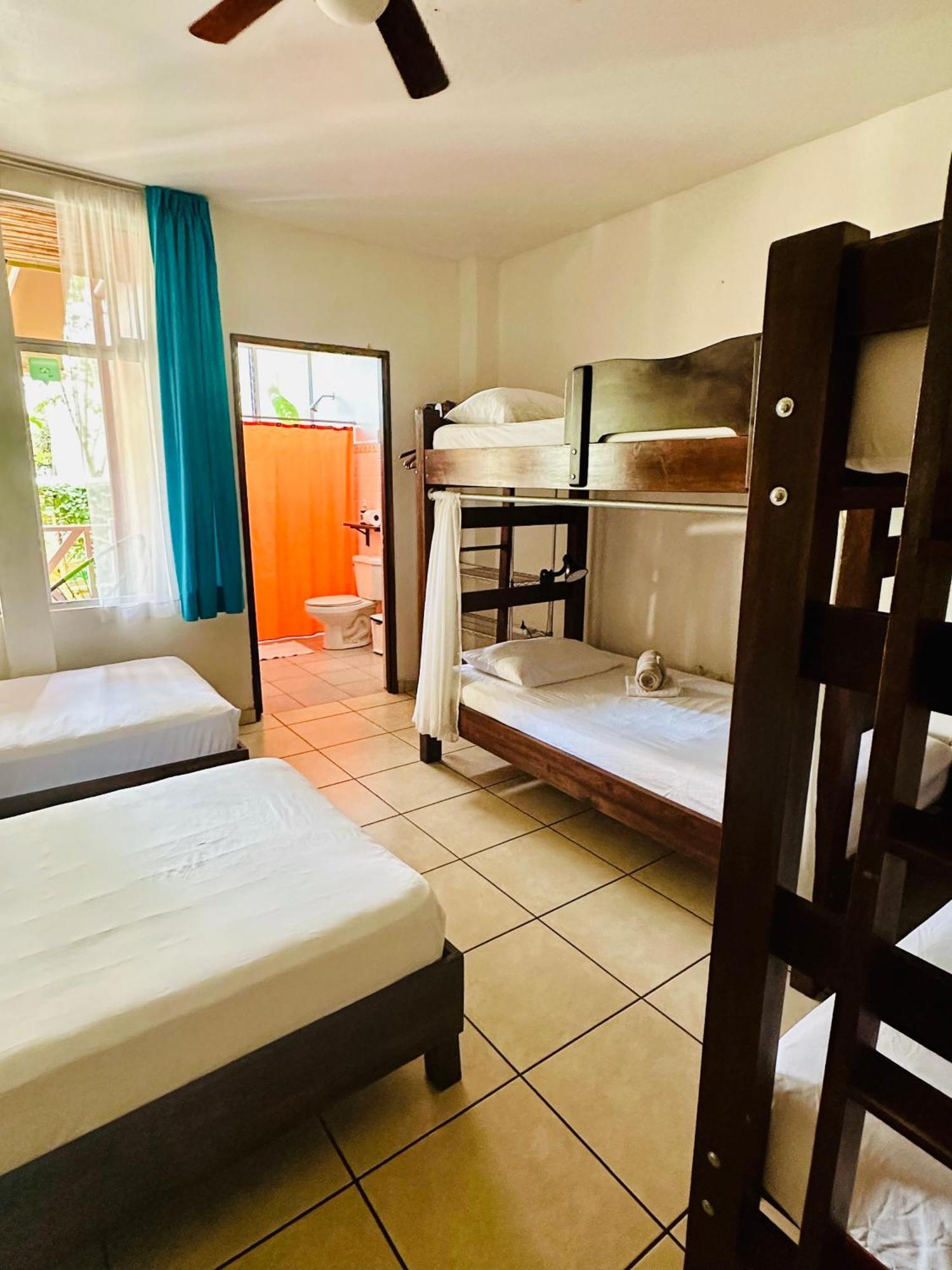 Casa De Lis Hotel & Tourist Info Centre Turrialba Bagian luar foto